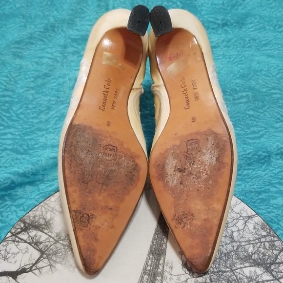 Beautiful VTG Kenneth Cole Booties - Picture 3 of 8